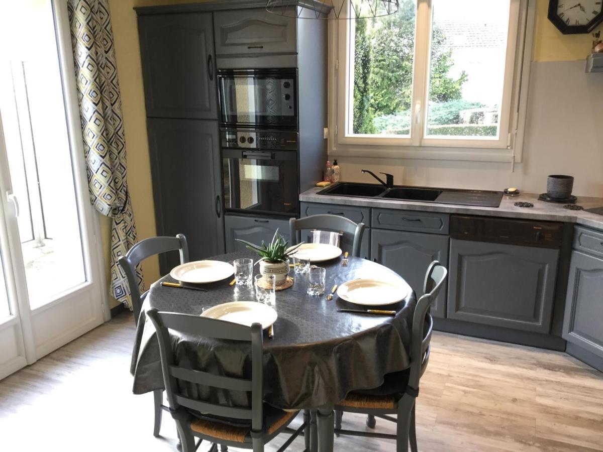Coup De Coeur Assure ! Calm Comme A La Maison ! Maison Spacieuse Avec Grande Terrasse Pour 2 A 5 Personnes Proximite Granville Et Mer Avec Wifi Et Parking Gratuits Luaran gambar