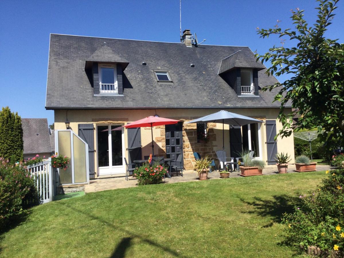 Coup De Coeur Assure ! Calm Comme A La Maison ! Maison Spacieuse Avec Grande Terrasse Pour 2 A 5 Personnes Proximite Granville Et Mer Avec Wifi Et Parking Gratuits Luaran gambar