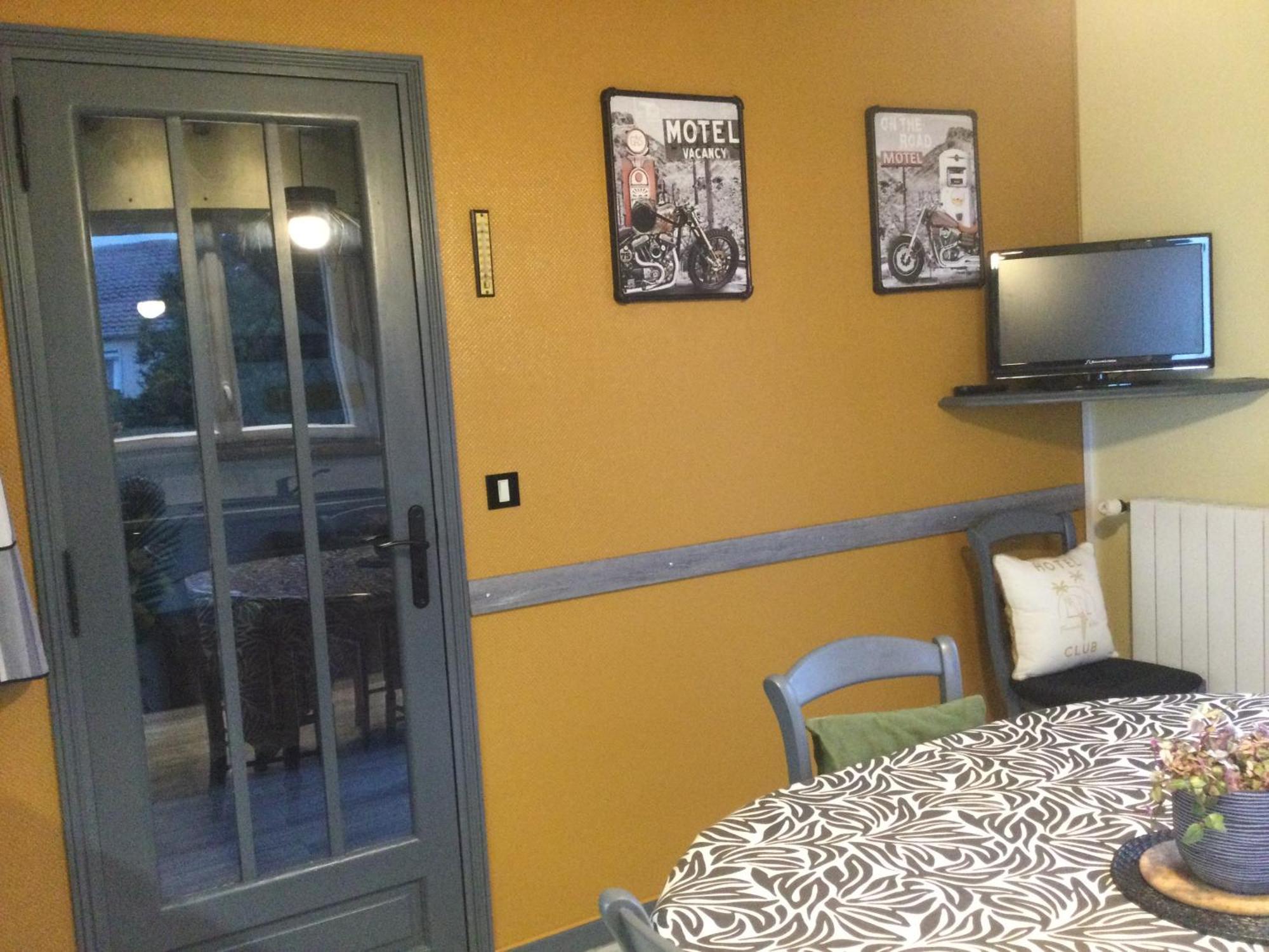 Coup De Coeur Assure ! Calm Comme A La Maison ! Maison Spacieuse Avec Grande Terrasse Pour 2 A 5 Personnes Proximite Granville Et Mer Avec Wifi Et Parking Gratuits Luaran gambar